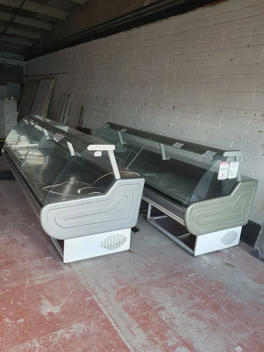 Serve over fridge counter display - Image 4