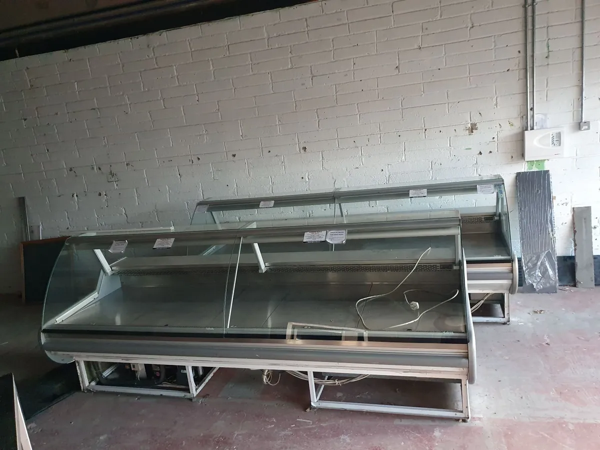 Serve over fridge counter display - Image 3