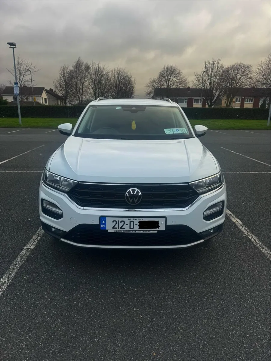 Volkswagen T-Roc 2.0L Diesel - Image 3