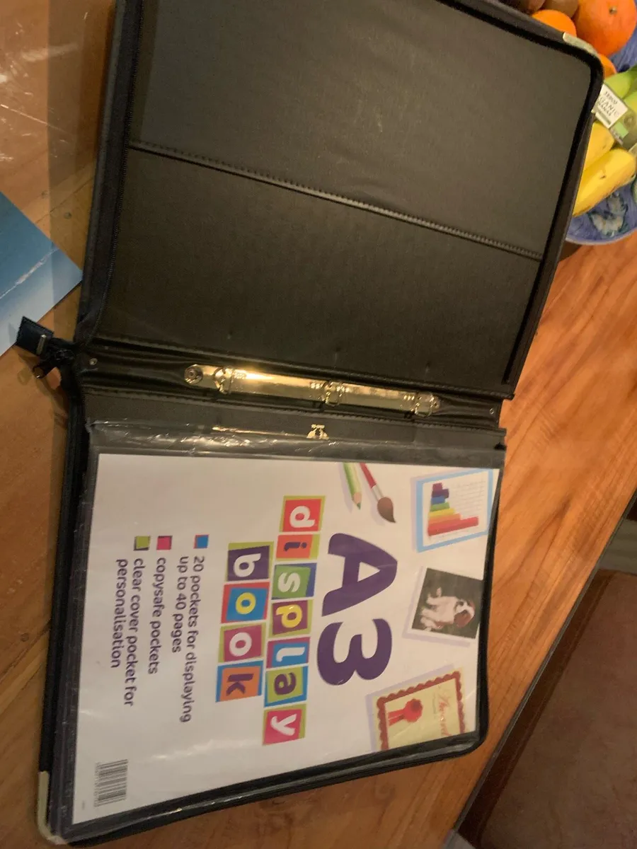 Art Folders A2- A3 & A4 – Excellent Condition - Image 1