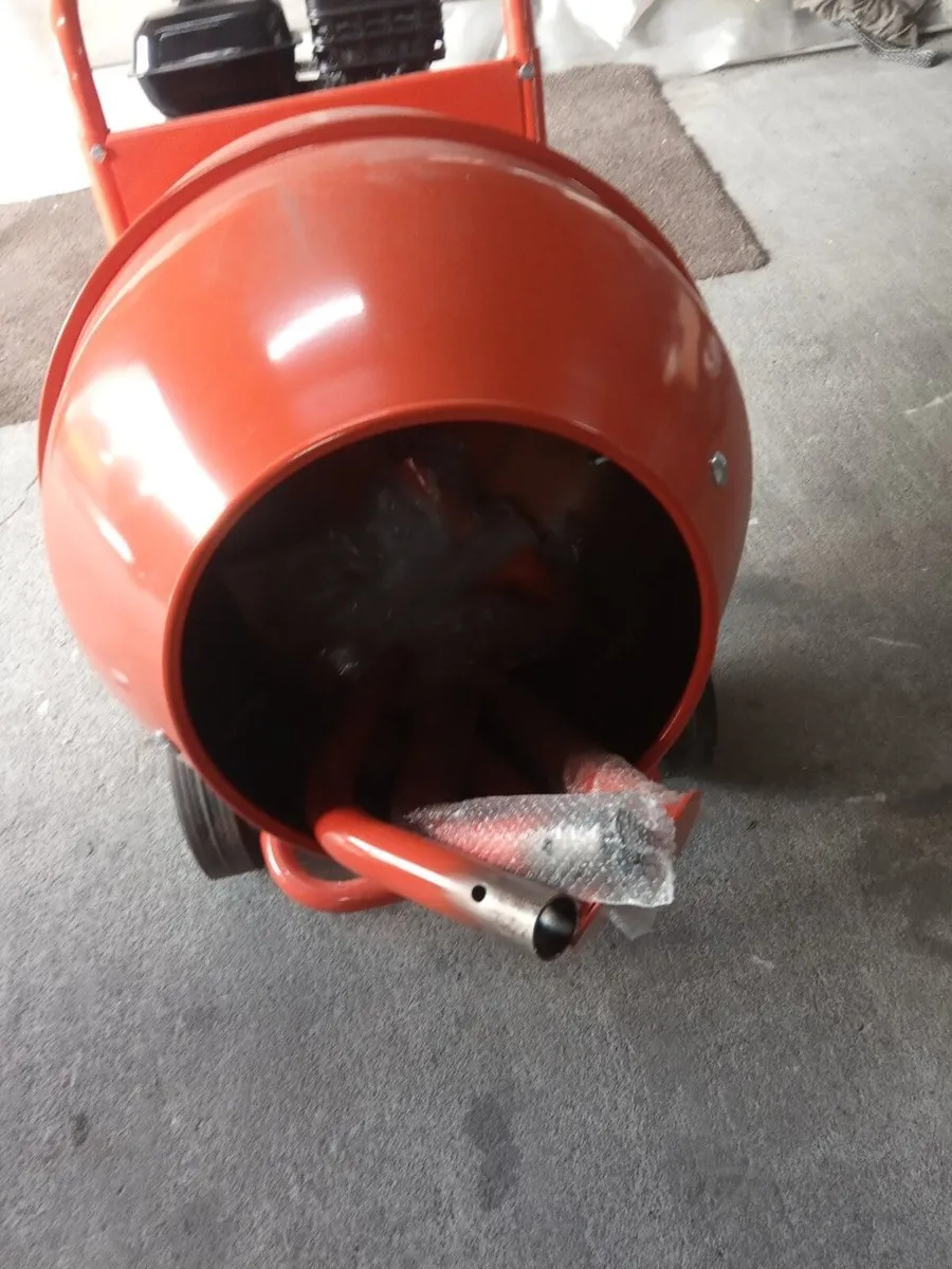 cement  mixer  petrol  powered,  new,  boxed - Image 1