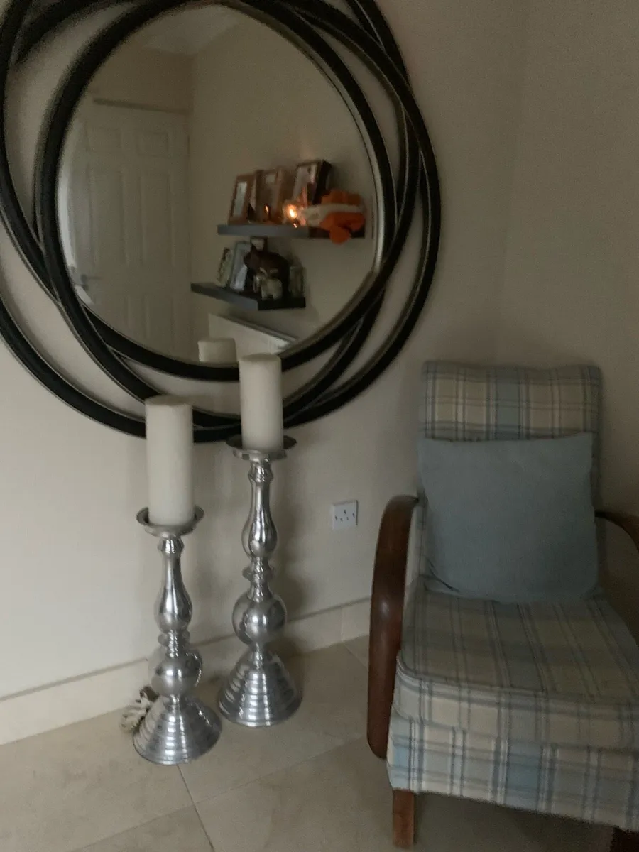 Elegant Spiral Design Wall Mirror - Image 3