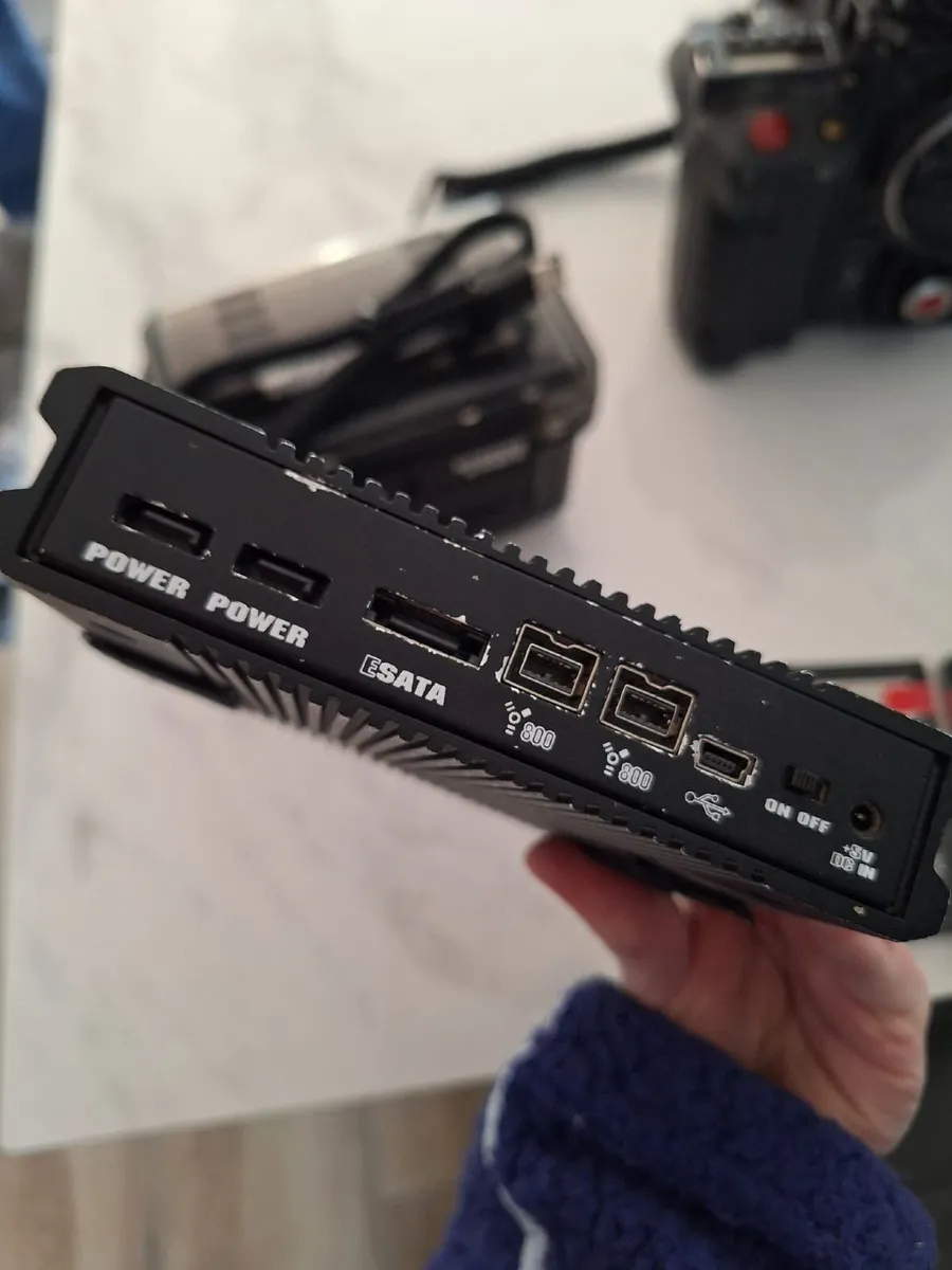 Red camera - Image 2