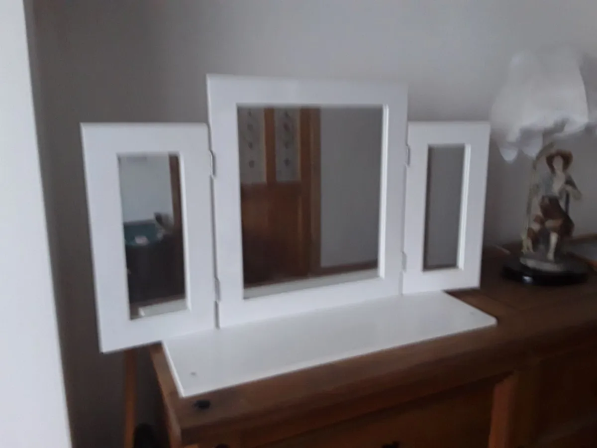 Three way dressing table vanity mirror - Image 2