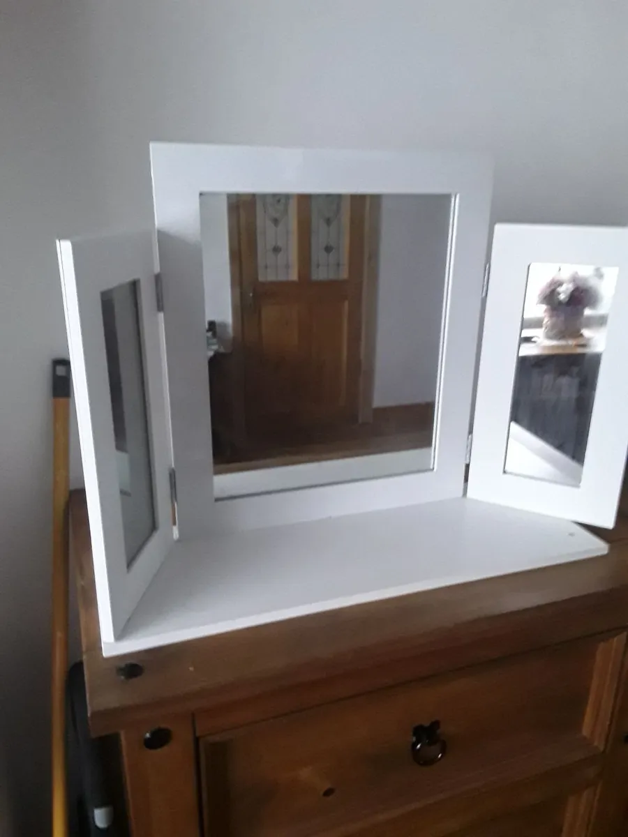 Three way dressing table vanity mirror - Image 1