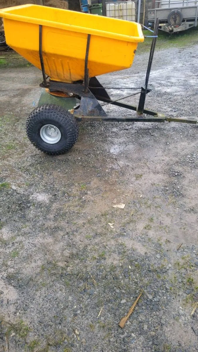 Fertiliser spreader - Image 4