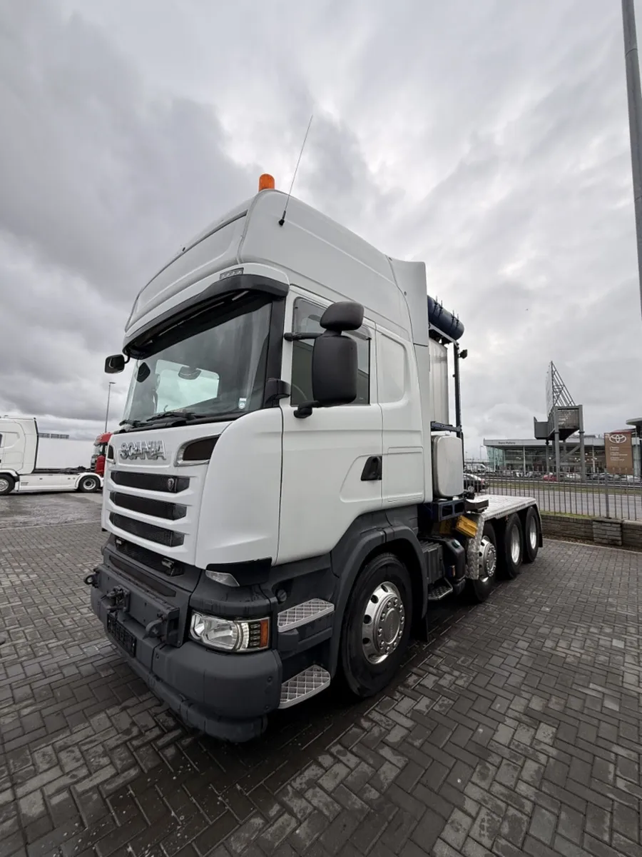 2015 Scania R580 V8 8x4, 160T. Ref No: 2241 - Image 2