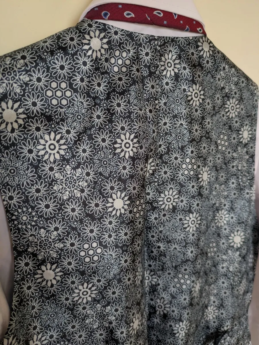 3 Piece Communion Suit with Shirt, Tie & Hanky set - Image 4