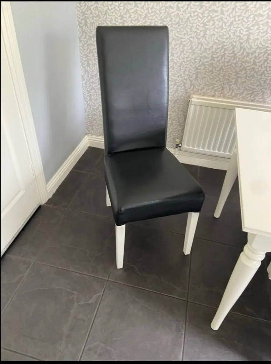 Table & 6 chairs - Image 2