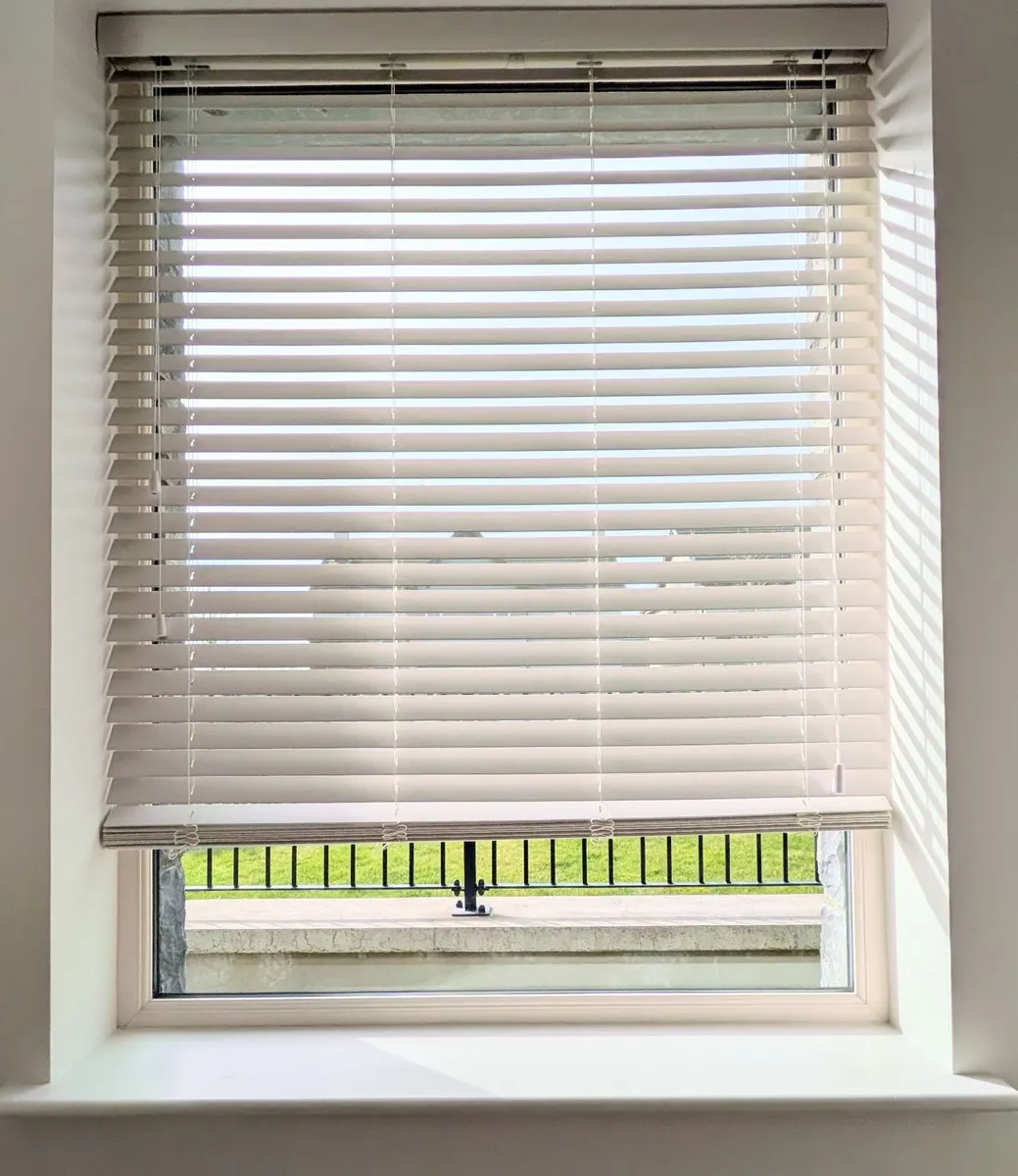 Venetian  Wooden Blinds - Image 1