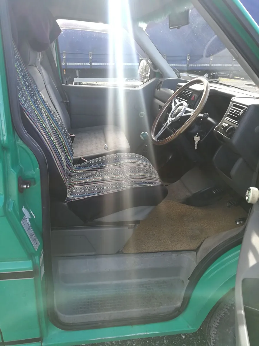 Vw caravelle 2.4 diesel - Image 4