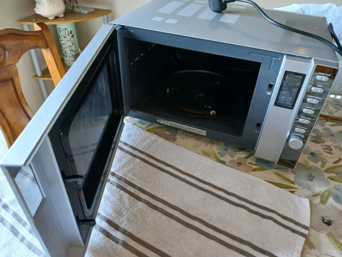 Kenwood microwave - Image 2