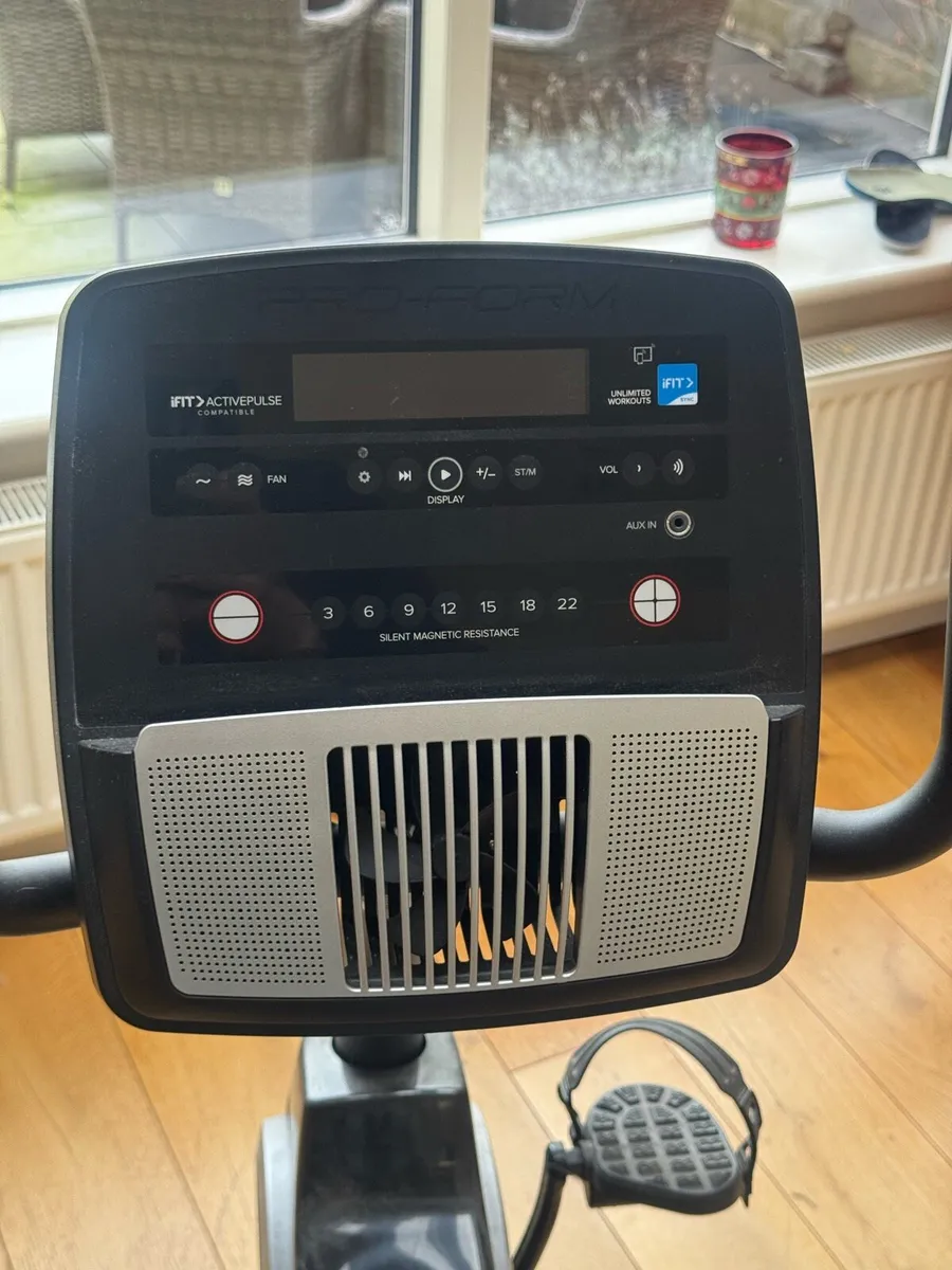 Pro Form 325 CSX exercise bike - Image 2