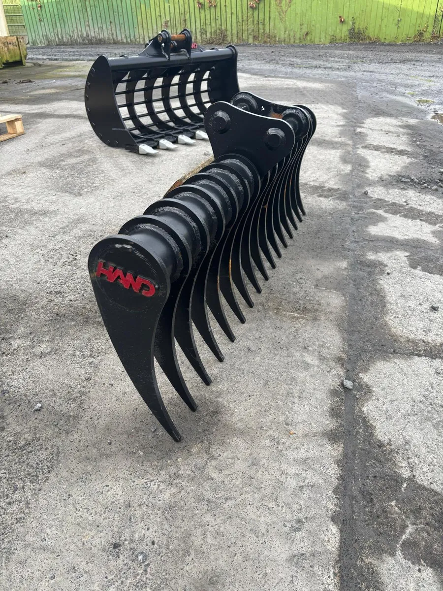 Hand Engineering Lawn Rake - Image 2