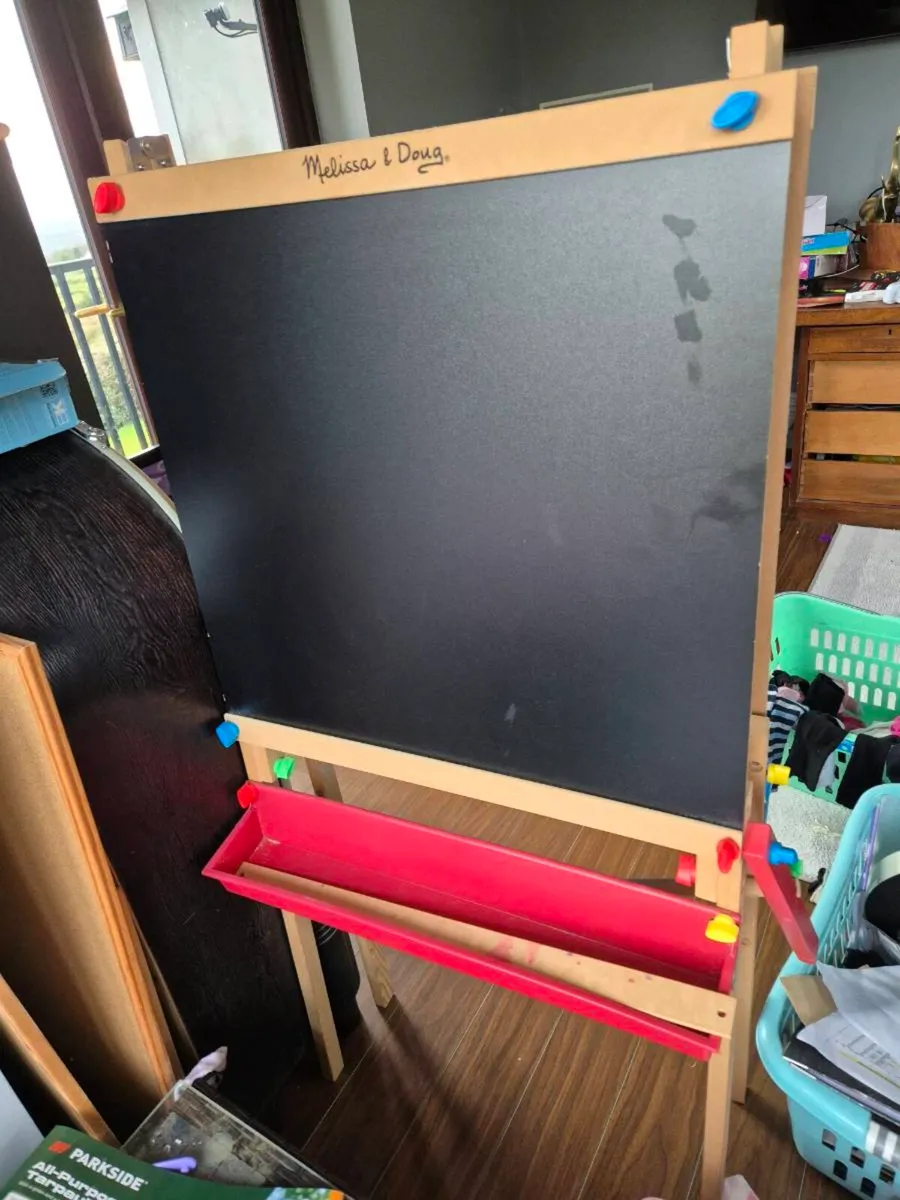 Kids easel white board and black board - Image 2