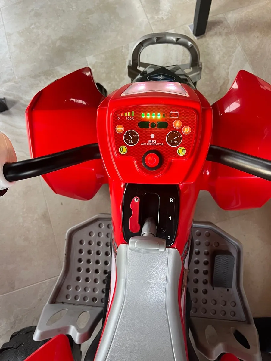 Peg Perego Red 330W Quad - Image 3