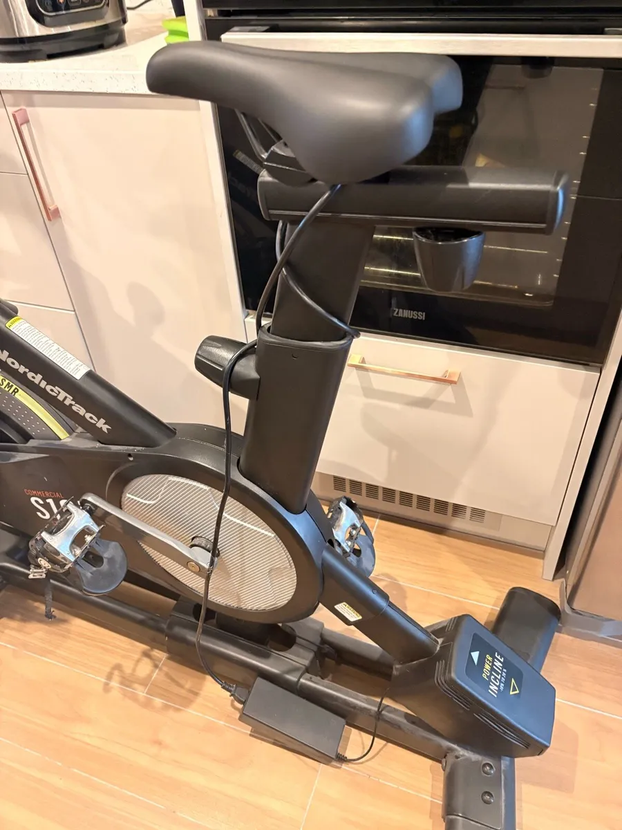 Nordic track spin bike - Image 3