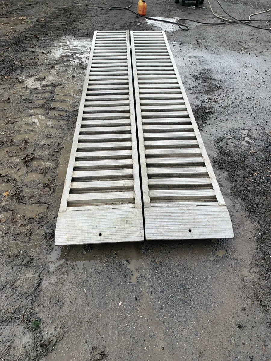 Loading ramps - Image 1
