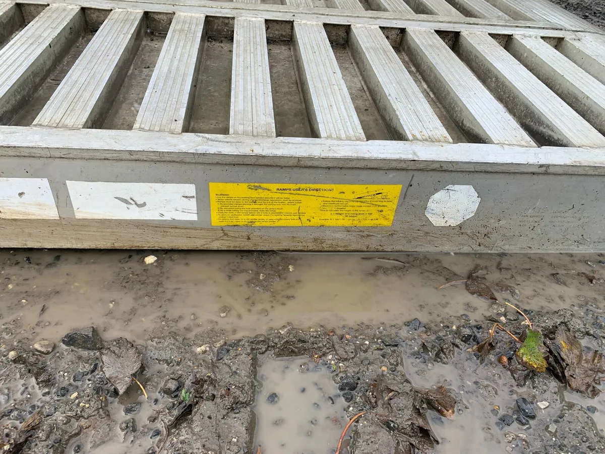 Loading ramps - Image 2