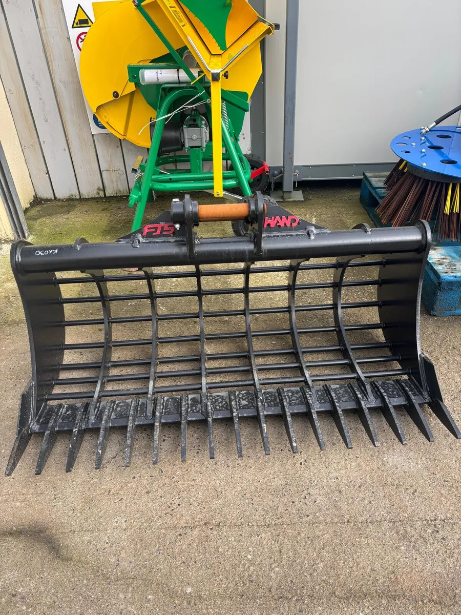 Rake Bucket for 2.7 Tonne Excavator - Image 2