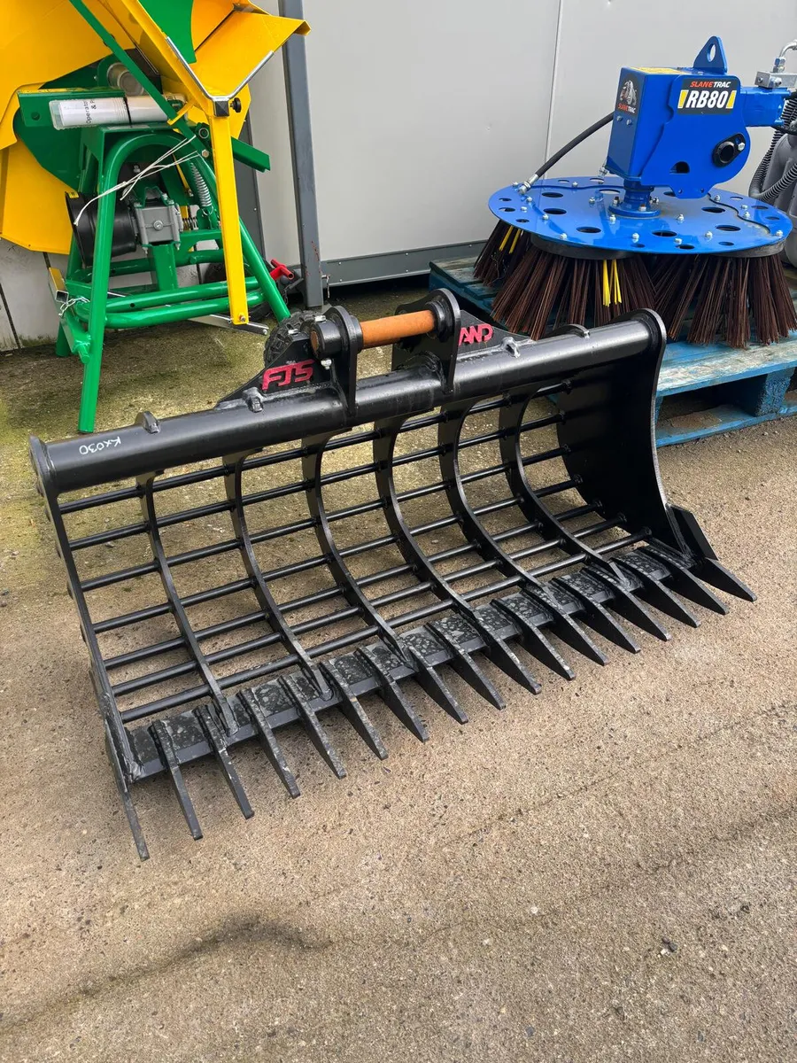Rake Bucket for 2.7 Tonne Excavator - Image 1
