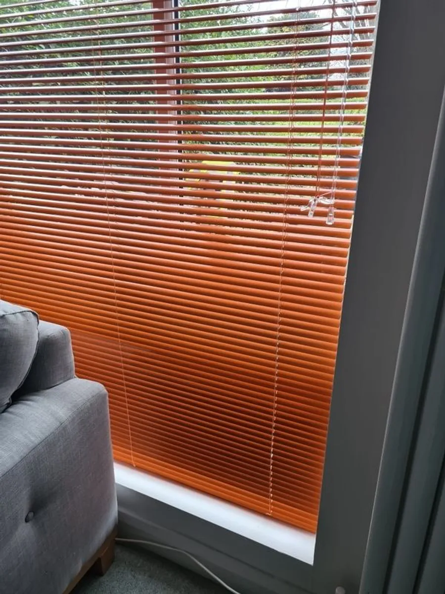 BRAND NEW Orange venetian blinds - alu (they're really cool!) - Image 4