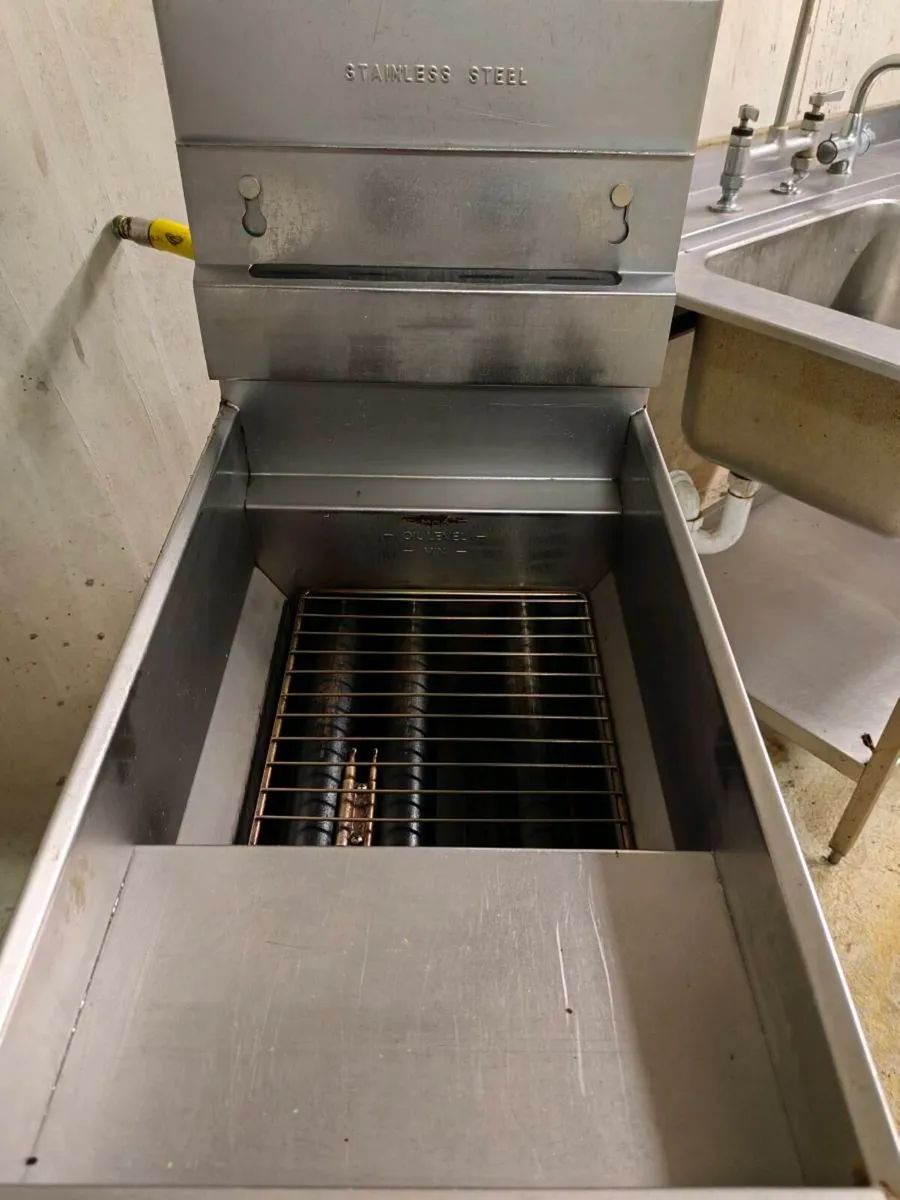 Restaurant kitchen equipment - Image 3