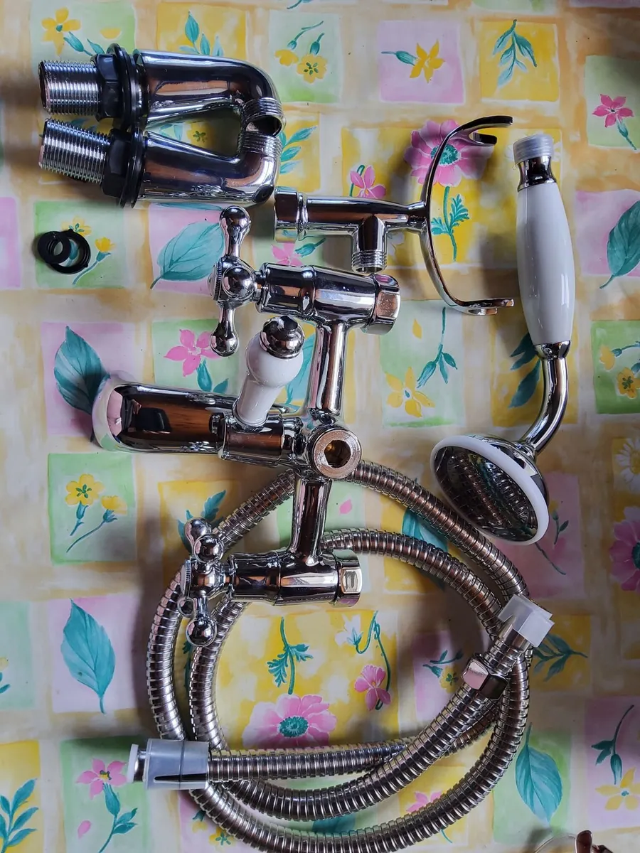 Bath and sink taps - Image 2