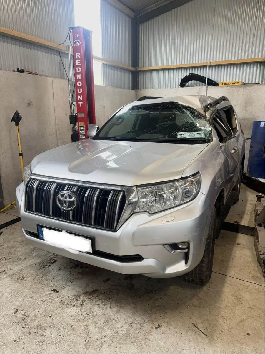 Toyota landcruiser and hilux spares - Image 1