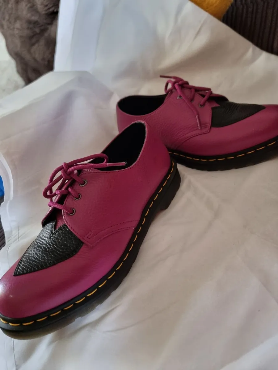 Dr Martens decorative shoes in pink - Image 2
