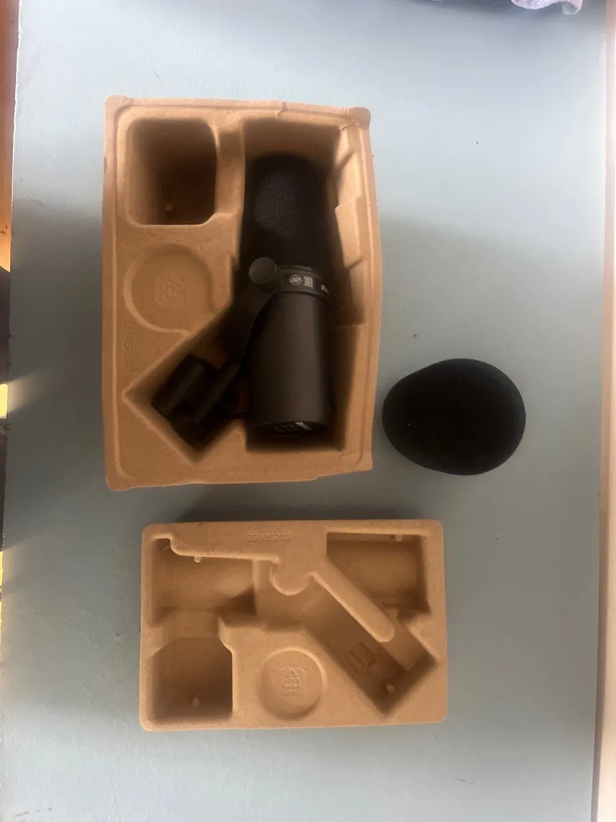 Shure SM7B Microphone - Image 1