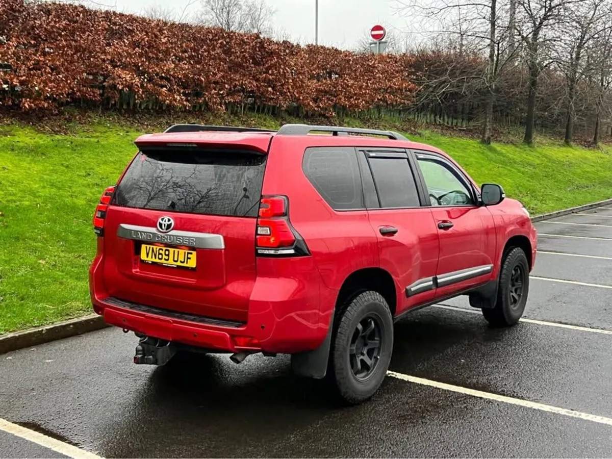 2020  Landcruiser D4D 5 Seat Utility Low Miles - Image 3