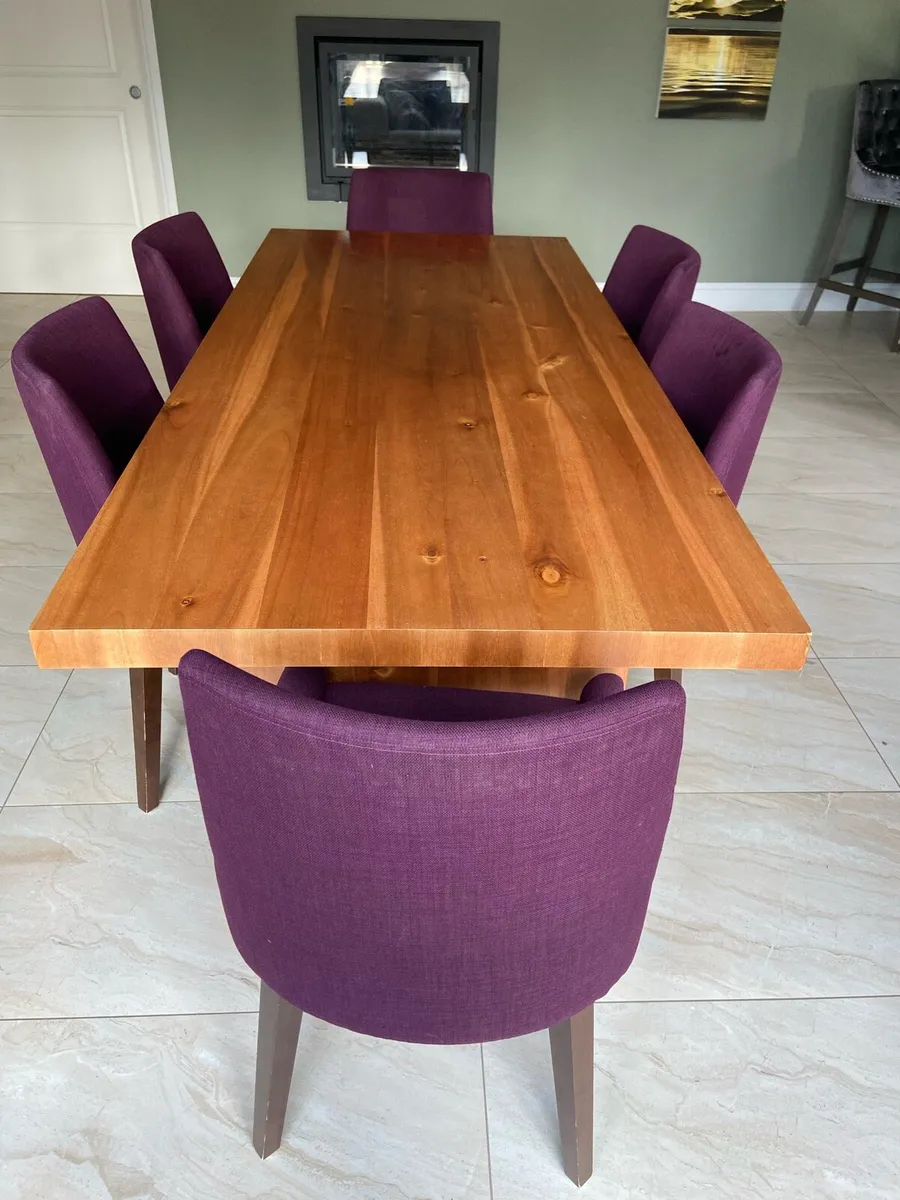 Table and Chairs - Image 1