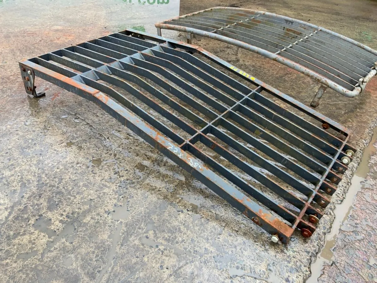 EXCAVATOR CAB GUARD / SCREEN GRIDS.......852. - Image 2