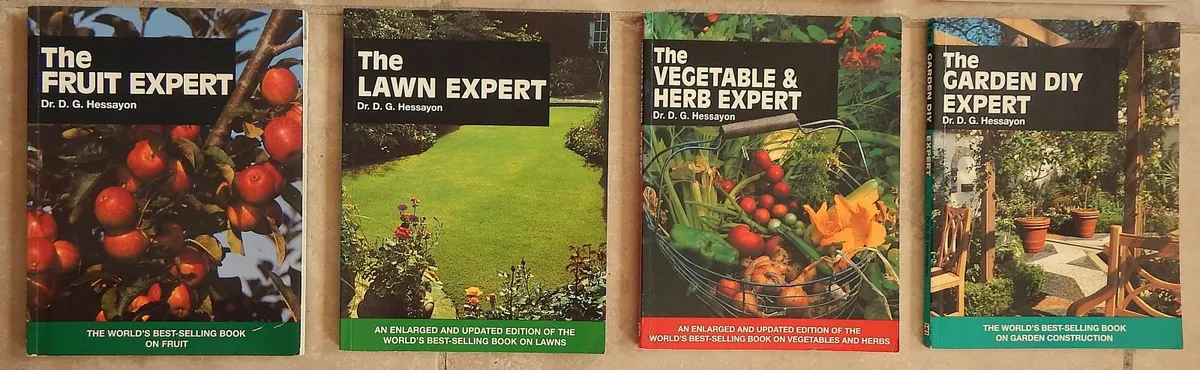 Collection of 12 Gardening Books by Dr DG Hessayon - Image 2