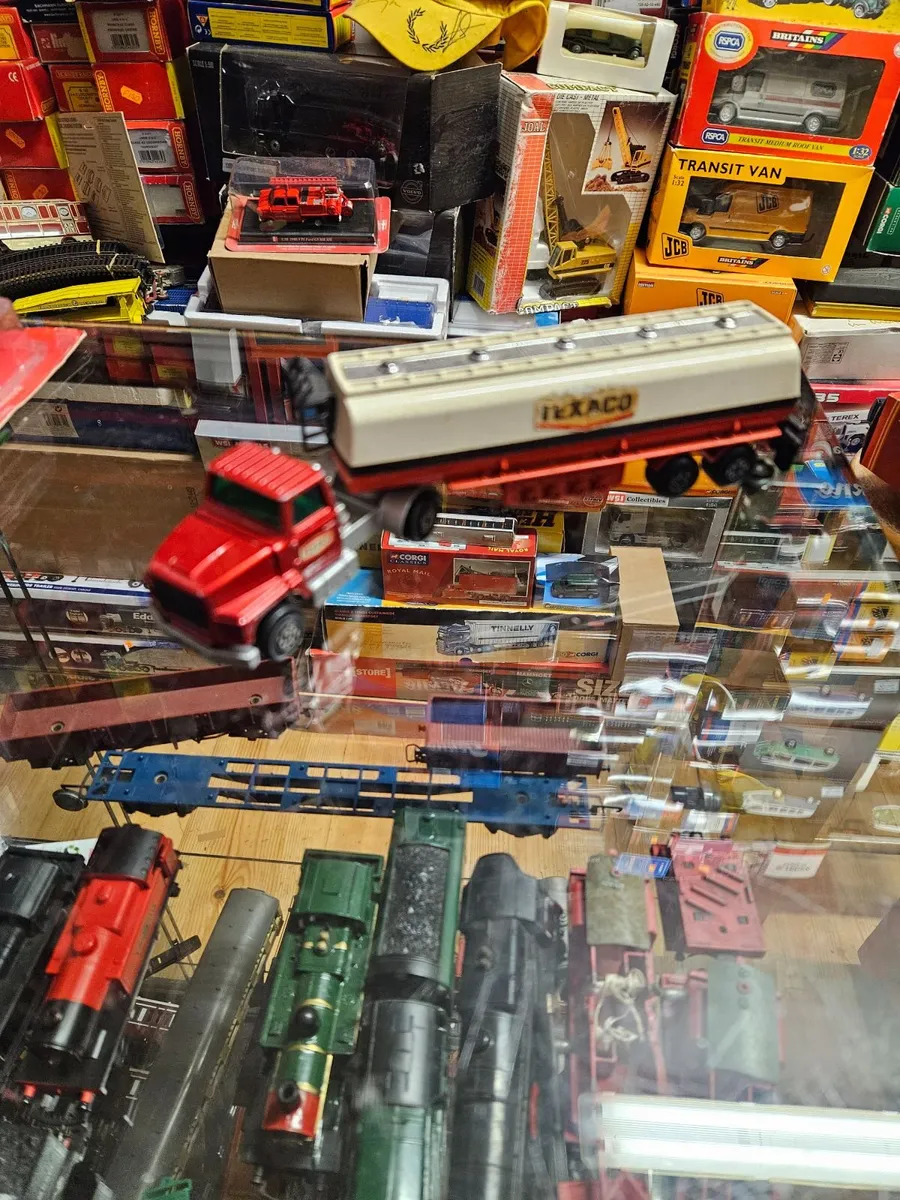 Matchbox Superkings Ford Texaco Tanker - Image 1