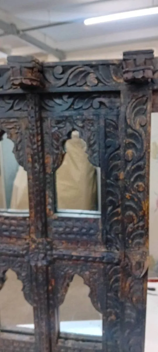 Decorative Carved Jharoka Framed Wall Mirror - Image 3