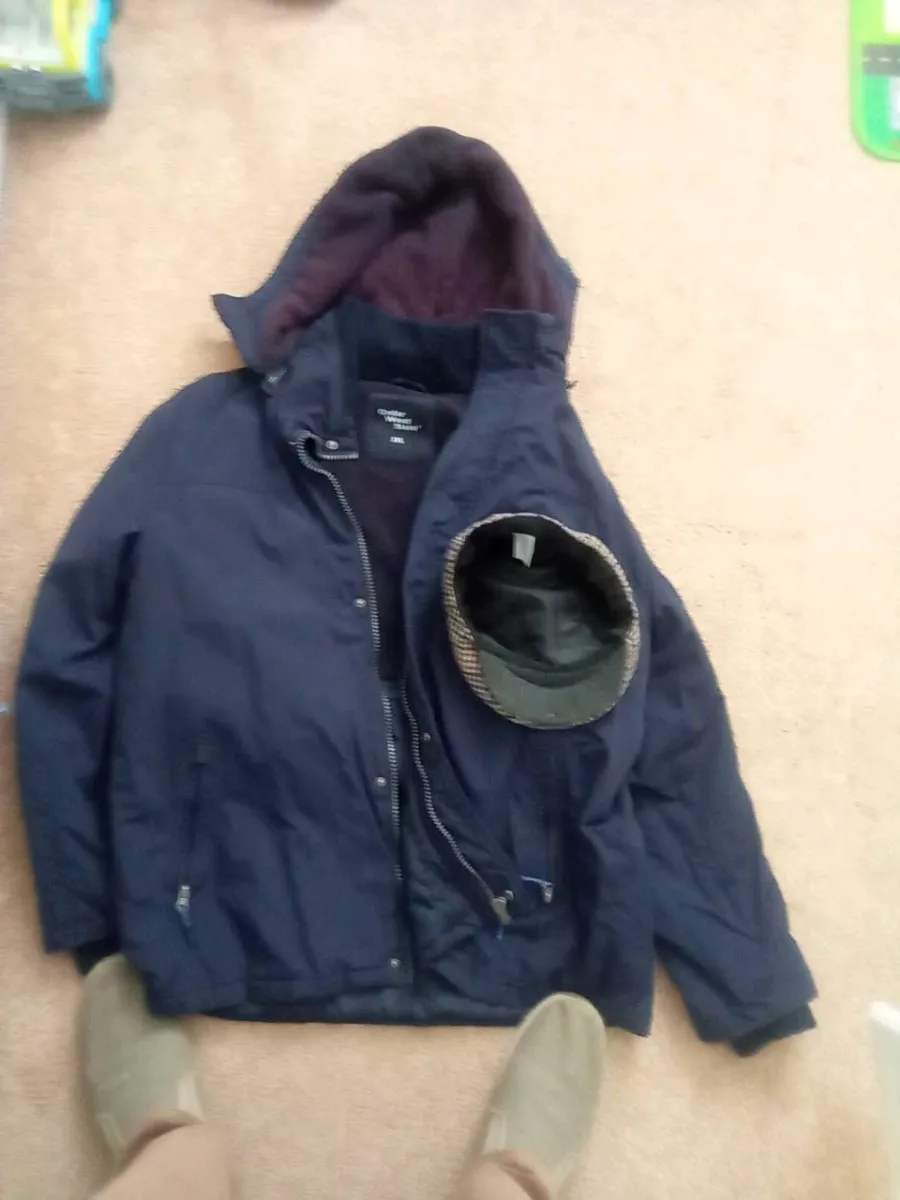 MANS. XL  WINTER  COAT. AND. MANS.  PEAK. CAP - Image 2