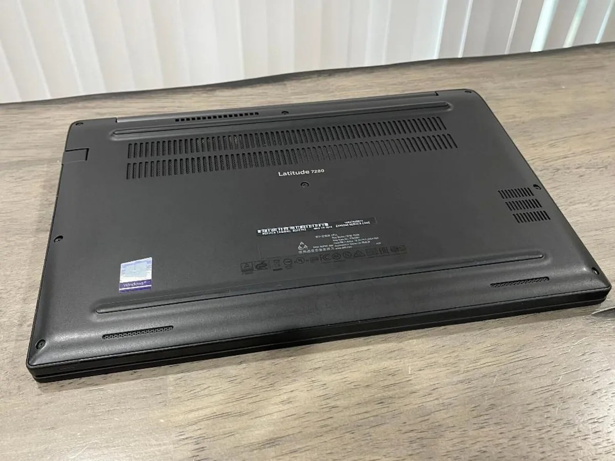 Laptop Intel i7-6600U 8GB RAM 256GB SSD Win11 PRO - Image 4