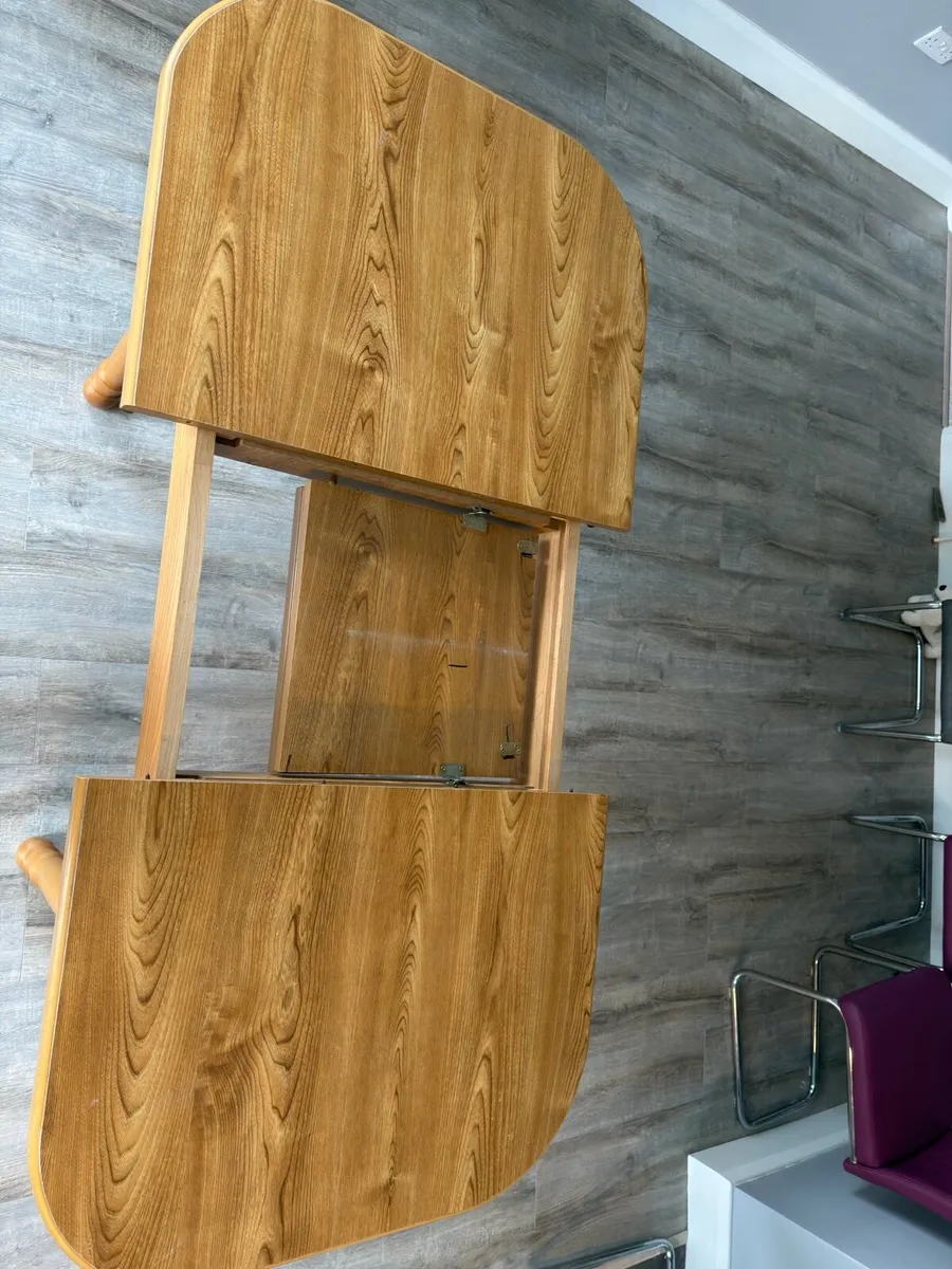 Kitchen table - Image 2