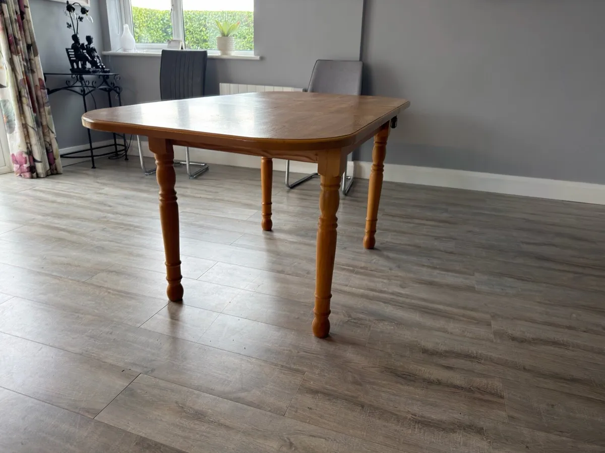 Kitchen table - Image 4