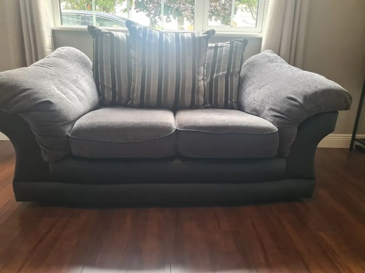 3 seater and 2 seater sofa suite - Image 2