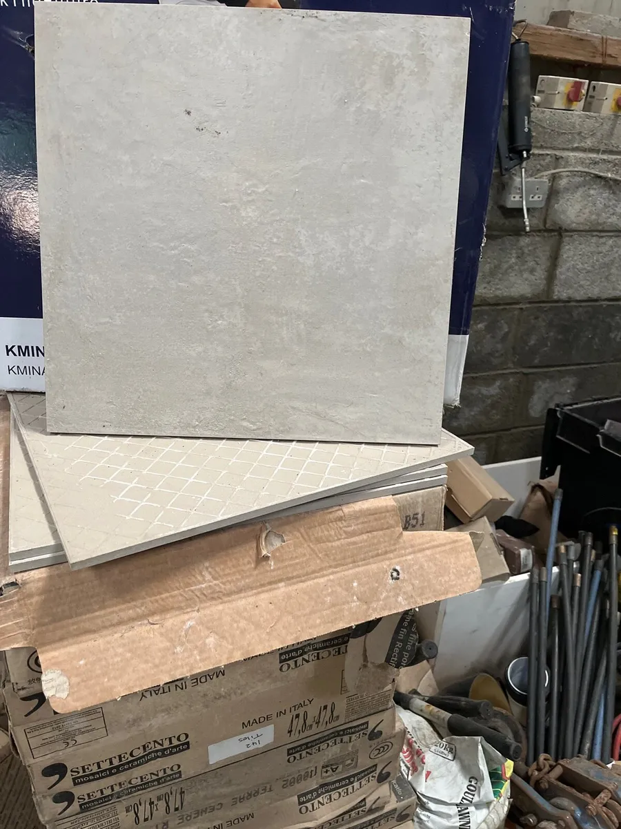 Tiles floor - Image 2