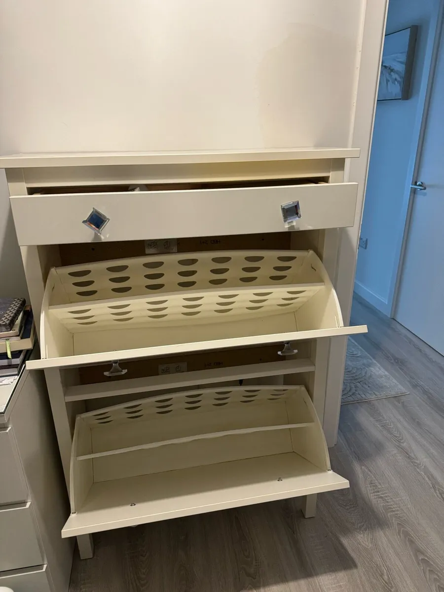 Cream show storage cabinet - Image 2