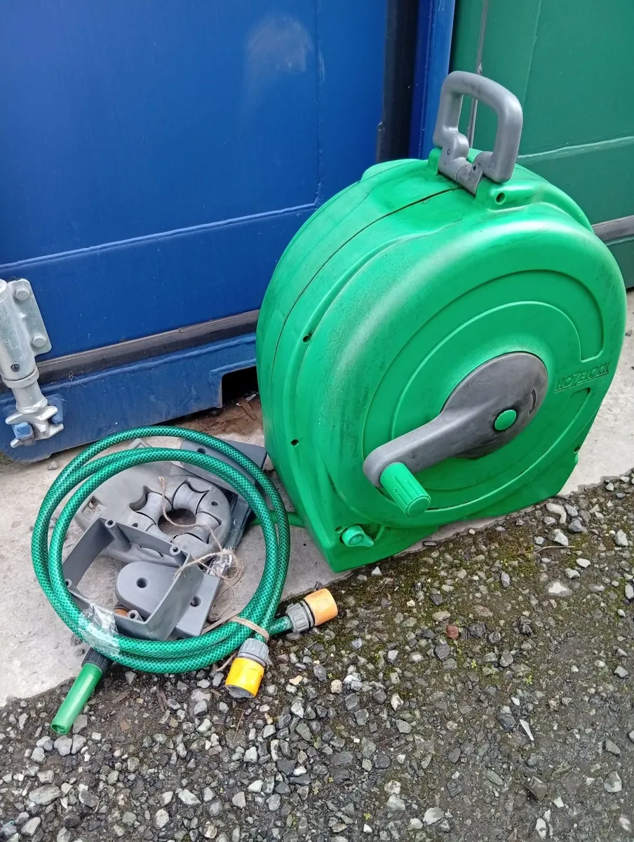 Hazelock Fast Wall Mounted Water Hose Reel - Image 1
