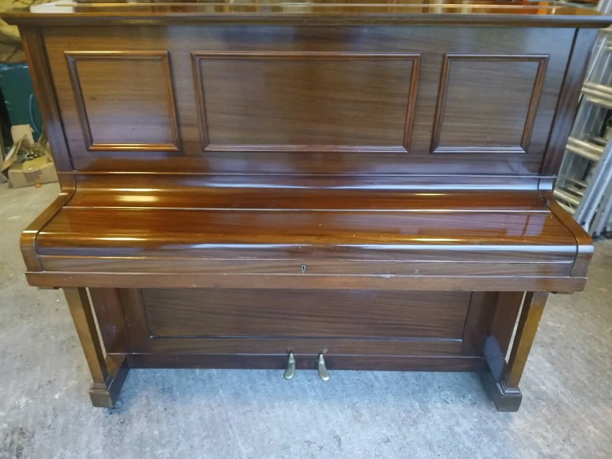 Piano - Image 1