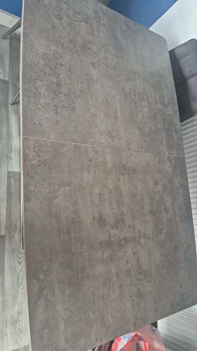 Kitchen table - Image 2