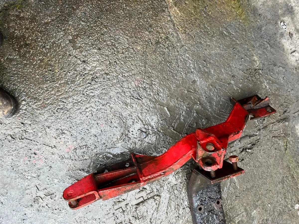 Quicke loader brackets suit 165 - Image 2