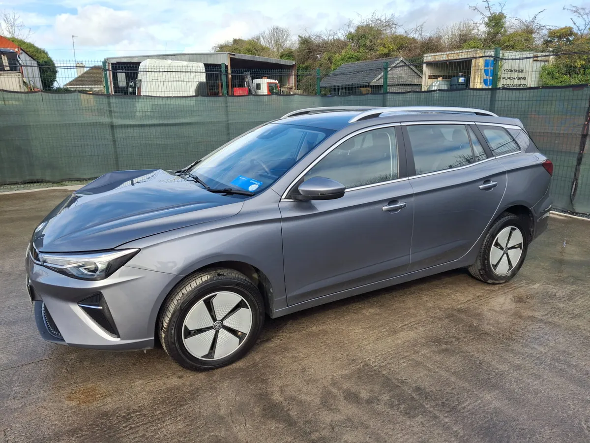 251 MG 5 Ev - Image 1