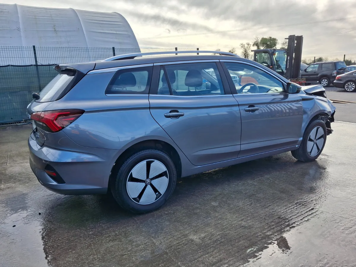 251 MG 5 Ev - Image 3